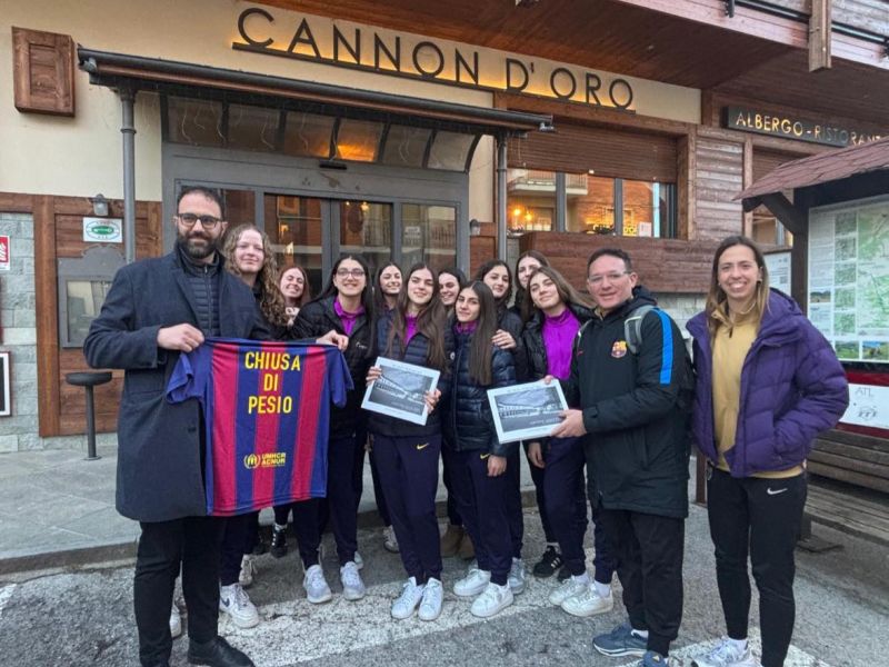 PROVINCIA GRANDA - Il sindaco Baudino con le assessore Giordanengo e Ponzo e le atlete spagnole