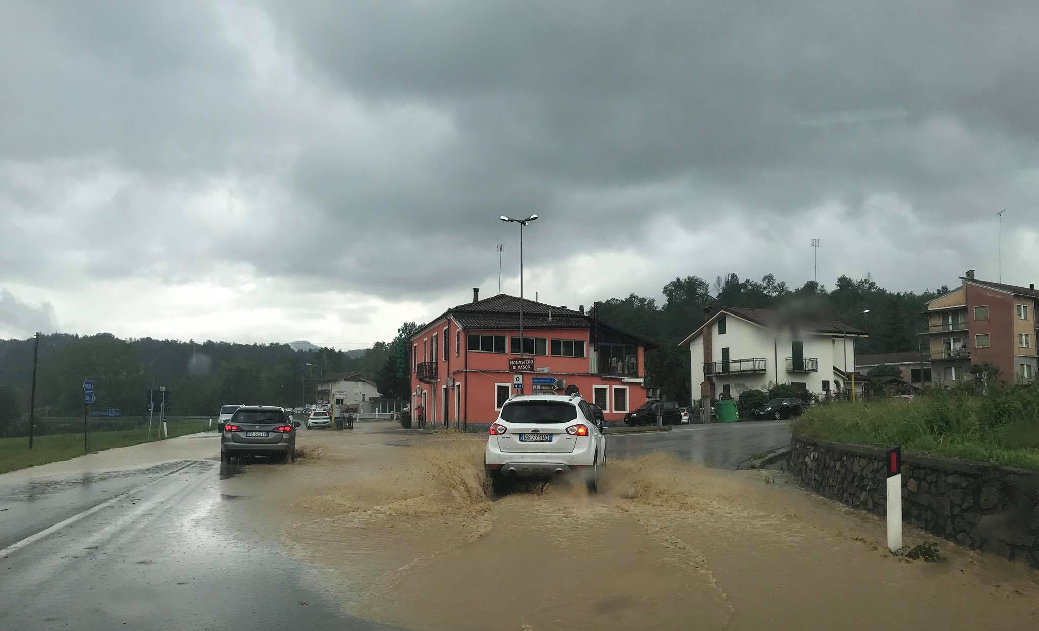 PROVINCIA GRANDA - L'incrocio ai Gandolfi di Monastero Vasco