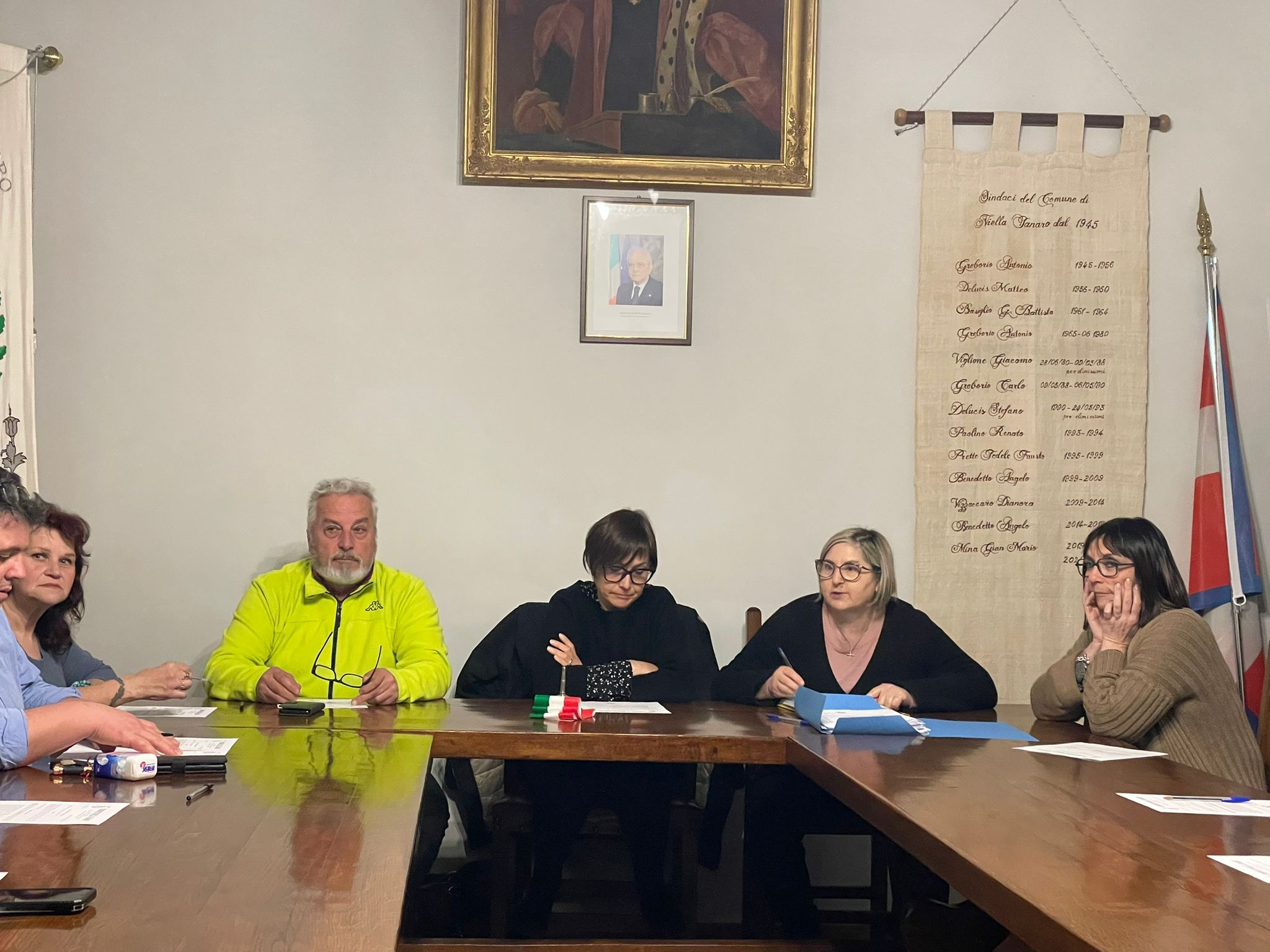 PROVINCIA GRANDA - Il sindaco Mina con la presidente del Consiglio comunale Garra