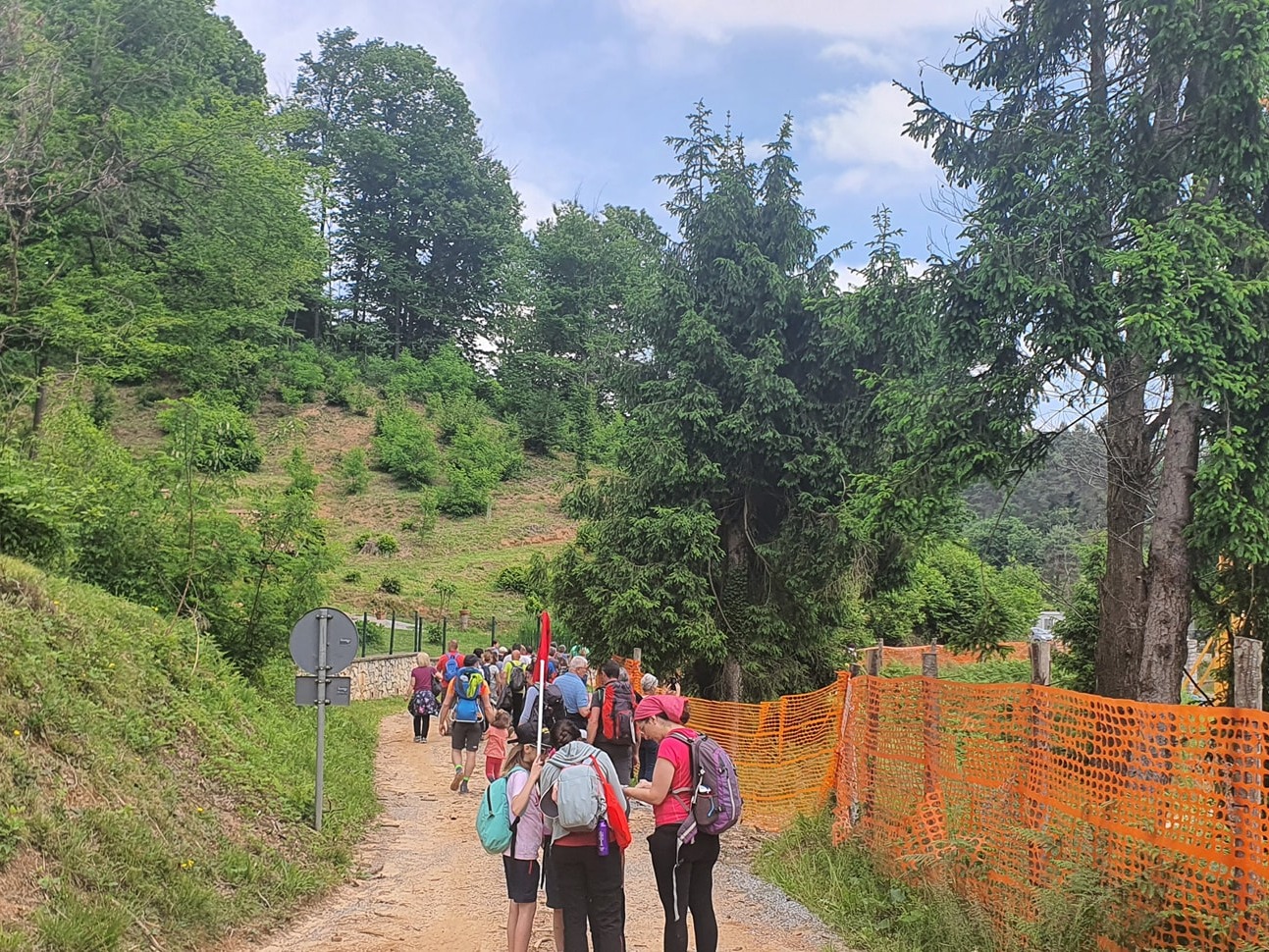 PROVINCIA GRANDA - Un momento della camminata enogastronomica dell'anno scorso