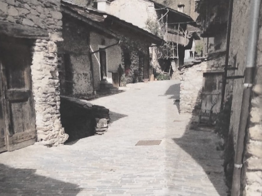 PROVINCIA GRANDA - Un'immagine di come sarà il nuovo selciato nella borgata sopra Fontane