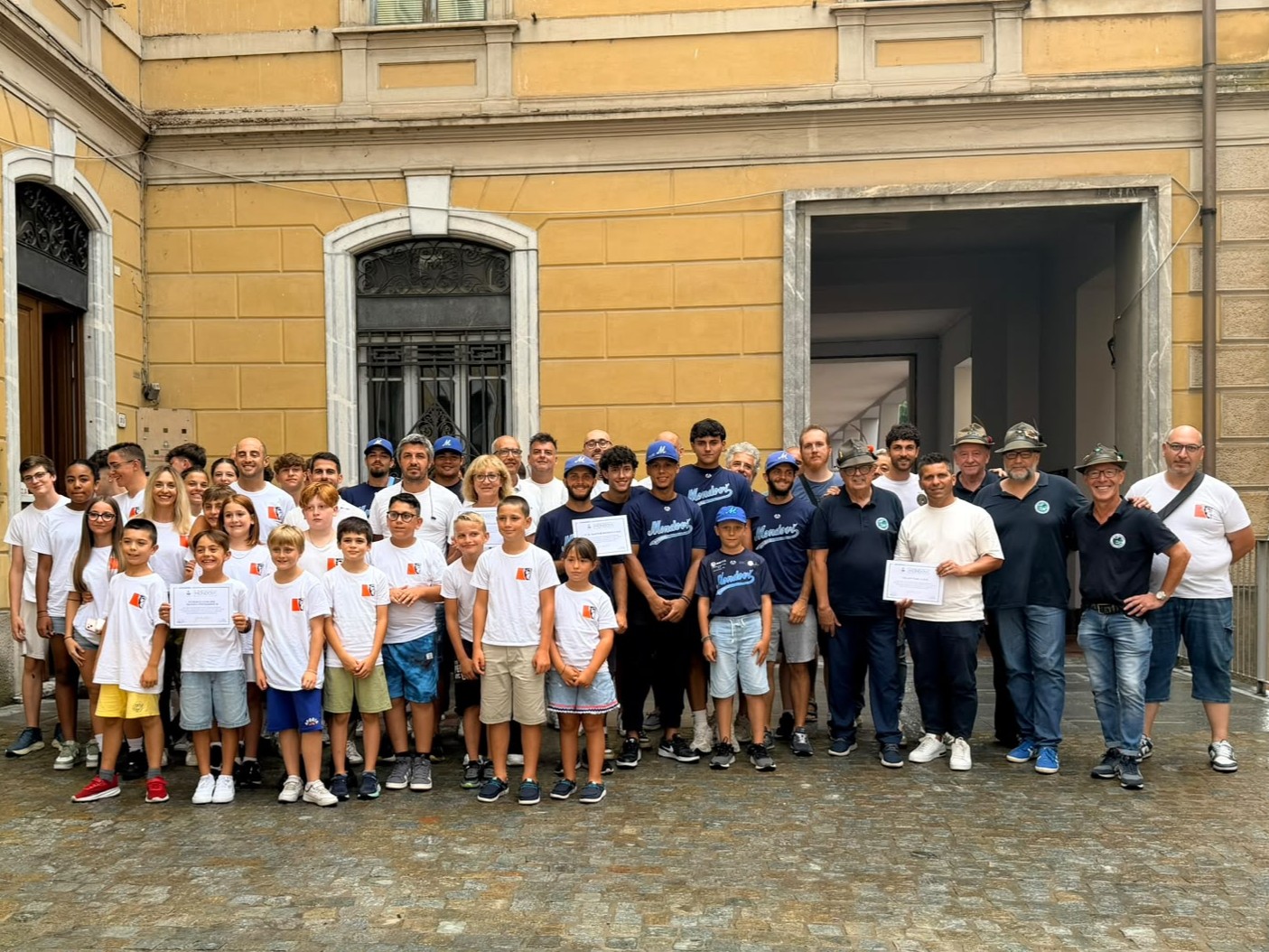 gruppo associazioni sportive Mondovì premiate