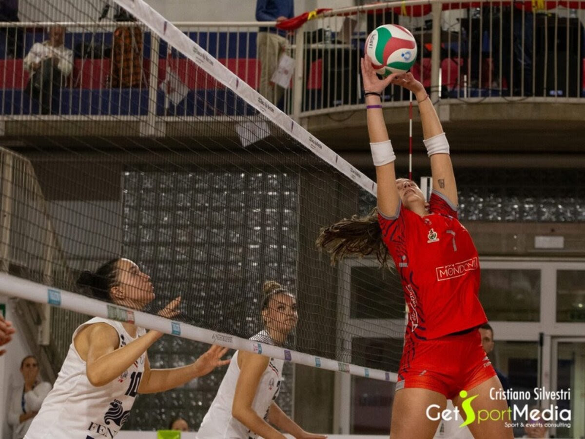 PROVINCIA GRANDA - Mondovì Volley: Beatrice Fissore in azione - foto Cristiano Silvestri
