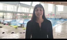 Nuoto sincronizzato: l'azzurra Carmen Rocchino nella piscina di Mondovì