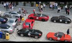 VIDEO - La scritta "Porsche" in piazza Maggiore è completa! 