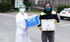 Sindaco di Benevagienna consegna mascherine al Santa Croce di Cuneo