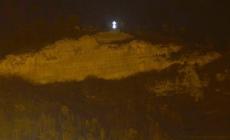 Ceva, la Croce del Forte è illuminata