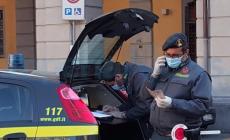 Guardia di Finanza, 1.300 controlli covid nella "Granda": 9 persone sanzionate in giro senza valida giustificazione - Misure di contenimento: 125 cittadini sanzionati e 65 attività commerciali