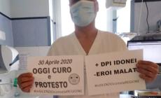 La protesta di medici e infermieri contro la Regione: "Eroi nei titoloni, trattati da straccioni"