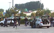 Omicidio a Cuneo: donna uccisa a colpi di pistola sul piazzale dell'Auchan