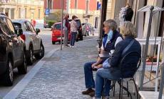 Mondovì, coronavirus: si prova a tornare alla normalità - Mercato del sabato con più banchi e dehors (in regola) con la voglia di stare all'aperto