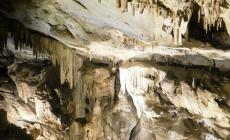 La Grotta di Bossea esaltata dalle nuovi luci