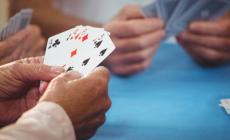 Nuova ordinanza Piemonte: si torna a giocare a carte e via libera a quotidiani e giornali negli esercizi pubblici