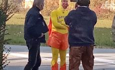 Capitan Ventosa di "Striscia la Notizia" a Mondovì per il caso del signor Manrico