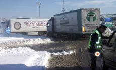 Neve, disagi alla viabilità: chiusa la A6 ai mezzi pesanti che si riversano sulla statale 28