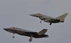 Aerei militari sopra Mondovì. L'esperto Giovanni Aimo spiega perché