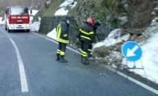 Garessio: pietre sulla sp582, intervento dei vigili del fuoco volontari