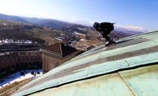 Lo sciatore misterioso è riapparso sulla cupola del Santuario di Vicoforte