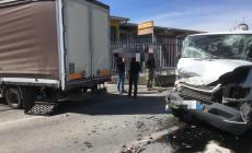 Mondovì: scontro tra due camion, un ferito