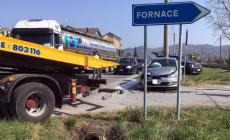 Lesegno: scontro tra camion ed auto sulla statale 28, un ferito