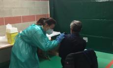 Vaccini anti covid, anticipo prenotazioni per la fascia dai 50 ai 54 anni: dall’11 maggio
