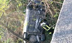 Nucetto: auto finisce nella scarpata, conducente illeso