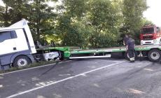 Fondovalle Tanaro: auto contro tir, feriti lievi