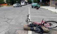 Mondovì: stazione ferroviaria, sul piazzale rifiuto abbandonato nella notte accoglie i viaggiatori
