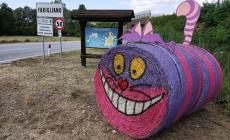 Farigliano: dopo il Minion, Yoda e il Gat Ross all’ingresso del paese compare lo Stregatto! 