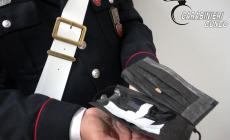 Ceva, mascherina con auricolare e telecamera: cerca di “barare” agli esami per la patente, denunciato dai carabinieri