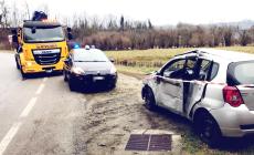 Farigliano, auto contro cancellata: due feriti, uno è grave