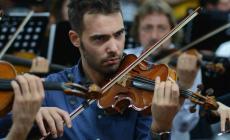 Stefano, docente della Scuola di Musica di Mondovì e concertista in Arabia Saudita per Bocelli