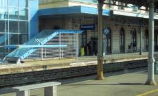 Vento forte, fermi i treni alla stazione fs di Fossano: tettoia pericolosa