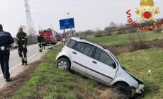 Mondovì: auto fuori strada sulla provinciale per Cuneo, tre feriti