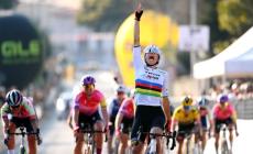 Ciclismo: Balsamo, sprint vincente al "Trofeo Binda"