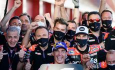 Motociclismo: prima storica vittoria in MotoGp per l'Aprilia