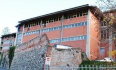 “Baruffi” di Mondovì: piove in aula insegnanti. Chiusa, così come i servizi igienici