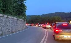Statale 28, ennesimo incidente a Bagnasco: traffico in tilt, centinaia di auto in coda tra Ceva e Garessio