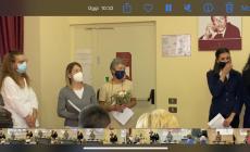 Mondoví: borse di studio all’Alberghiero. Anche quella alla studentessa che si è ribellata ad un atto di bullismo sul pullman 