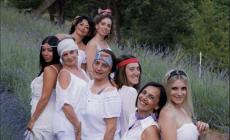 Le modelle “per gioco” di Alessandra Botto sono diventate “muse flowers”