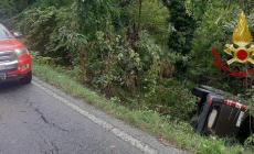 Pulmino fuori strada a Monastero Vasco: cinque feriti lievi