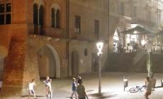 Piazza: residenti e commercianti chiedono una ztl permanente
