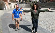 Troupe di Studio Aperto a Piazza per raccontare il fenomeno "bocce quadre" 