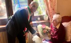 Mondovì: i 100 anni della signora Maria, omaggio dal Comune