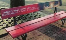 Anche a Carrù una panchina rossa contro la violenza sulle donne