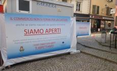 Mondovì, cantieri in città: Confcommecio segnala con pannelli mobili i negozi aperti ai clienti