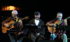 “Bocce Quadre”: gli auguri pensando al Sacra Famiglia, spettacolo benefico al Teatro Bertola