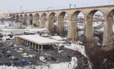 Mondov&igrave;, chiusura temporanea di via Silvestrini: un pericolo la neve accumulata sotto al ponte ferroviario