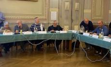Discussione su nevicata in consiglio comunale/2. Campora: «Ci scusiamo, ma in passato le critiche erano le stesse». Rosso (opposizione): «Basta sproloqui, qui c’è stata mancanza per ore»