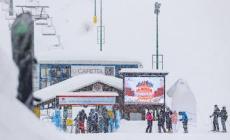 Un metro di neve: ossigeno per la montagna che punta allo sci fino a Pasqua
